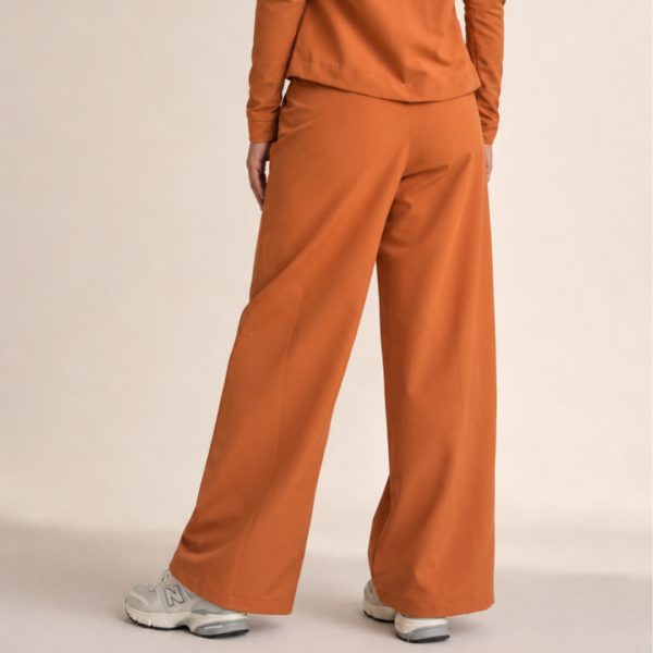 PANTALÓN CON ELÁSTICO DECORATIVO ⚠️ PRODUCTO EN PREVENTA