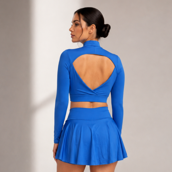 CROP TOP CON ESCOTE ⚠️ PRODUCTO EN PREVENTA